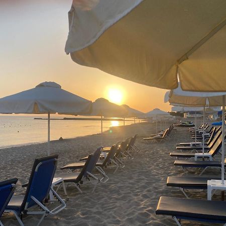 Mikes On The Beach Hersonissos  Exteriör bild